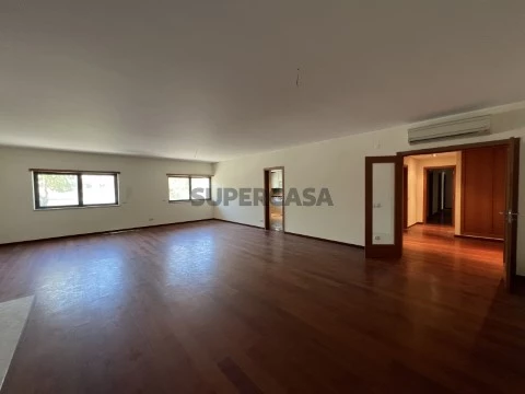 Apartamento T5, Beja