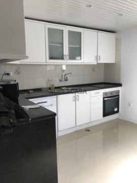 Moradia T9 Duplex na Rua do Sítio Ao Casalinho da Ajuda, Ajuda, Lisboa