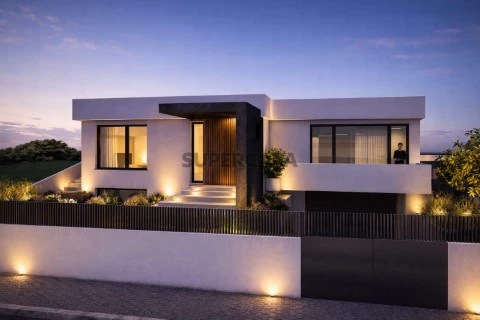 Moradia T4 com garagem, piscina e jardim