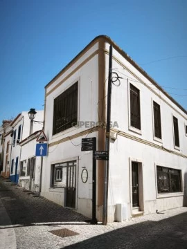 Building in Alenquer (Santo Estêvão e Triana), Alenquer