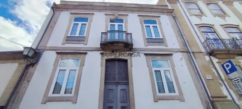 Gebouw Op Santa Maria Maior, Chaves