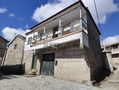 Maison 6 Chambres au Santo André, Montalegre