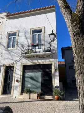 Prédio em Alcobaça e Vestiaria, Alcobaça