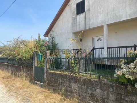 Moradia T4 em Planalto de Monforte (Oucidres e Bobadela), Chaves