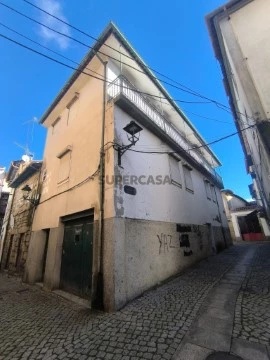 Gebouw Op Santa Maria Maior, Chaves