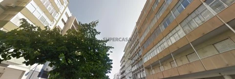 Prédio na Avenida Almirante Reis, Arroios, Lisboa