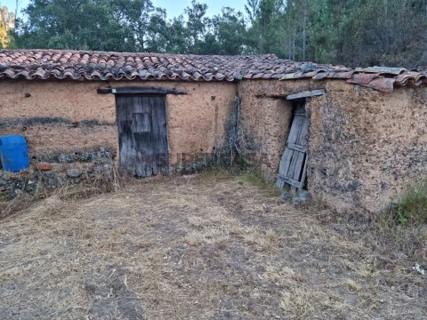 Excelente Terreno Misto com Ribeira para Venda em Monchique