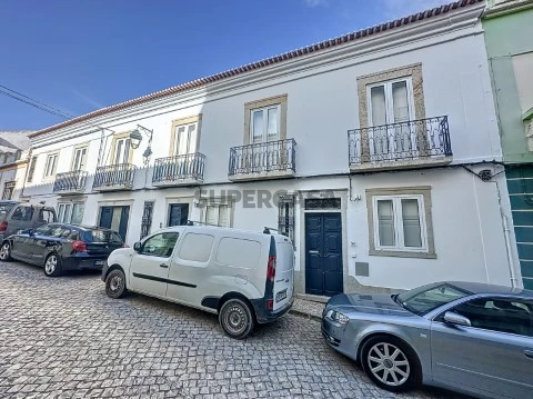 Magnifico palacete com 4 frações conjuntas, ideal para exploração turística (99)