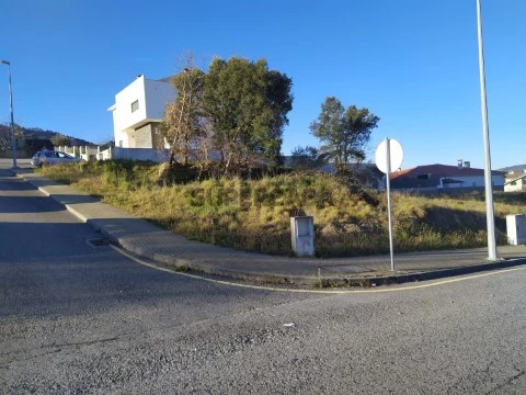 Lote de Terreno urbano - Aldeia de Joanes