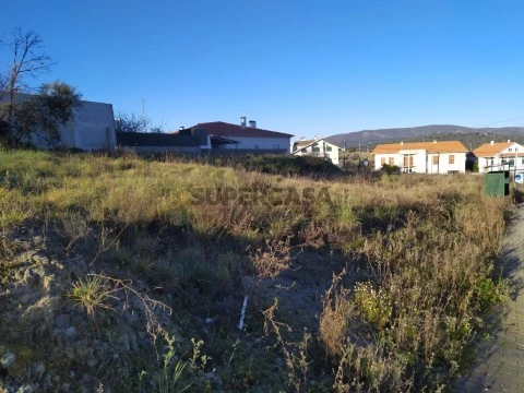 Lote de Terreno urbano - Aldeia de Joanes