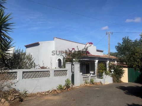 Moradia antiga habitável V4, Loulé, Algarve