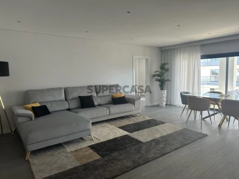 Apartamentos T3 em condomínio de arquitetura moderna em Olhão, sala