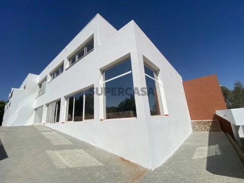 Propriedade com 12 quartos
