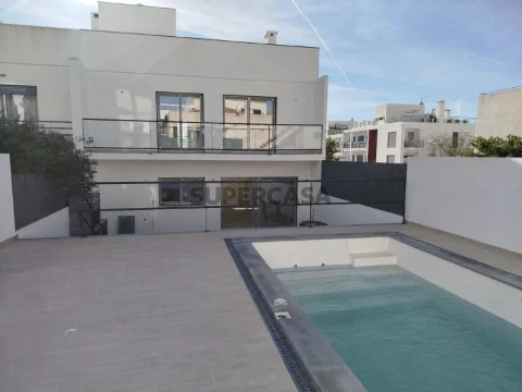 Moradia T3 com piscina em Moncarapacho, piscina