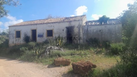 Ruína com 6 divisões em Vale Serves, Albufeira, Algarve