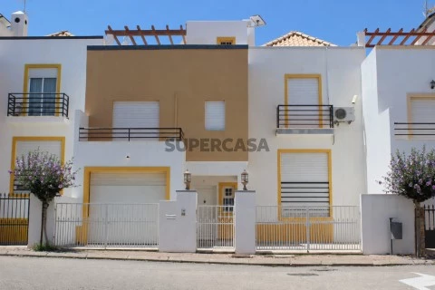 Moradia T4 perto do centro de Tavira, exterior