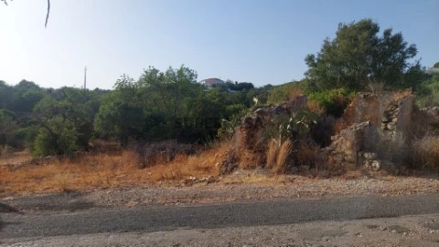 Terreno com ruina em Estoi, Faro, Algarve