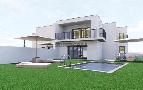 Empreendimento com moradias em banda T2 Duplex e Bifamiliar T3 em Tortosendo