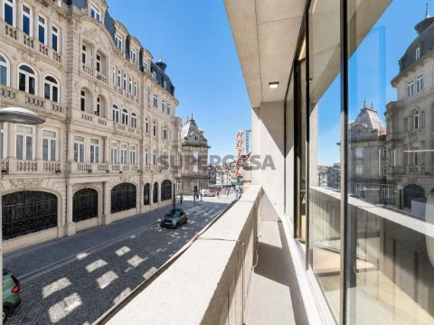 Apartamento T3 junto à Avenida dos Aliados - exterior