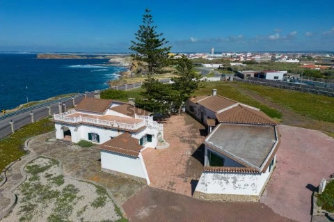 Quinta com Vista Mar à venda em Peniche