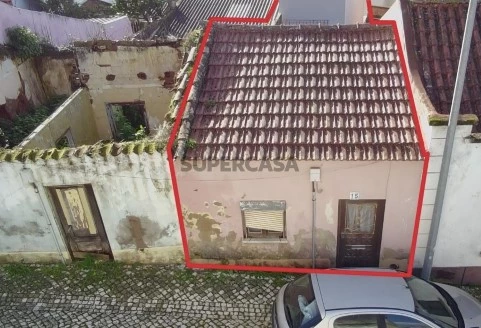 Ruína em Cadaval e Pêro Moniz, Cadaval