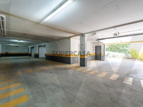Parqueamento em Carcavelos e Parede, Cascais