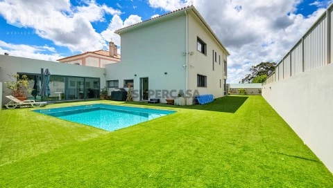 MORADIA T5 em Santo Isidoro, MAFRA logradouro com piscina foto1