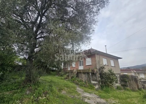 Moradia T3 em Moreira, Monção