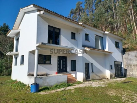 Moradia T3 Duplex em Couto de Esteves, Sever do Vouga
