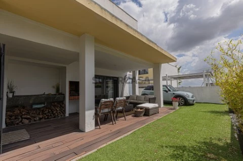 MORADIA T4 BARREIRO