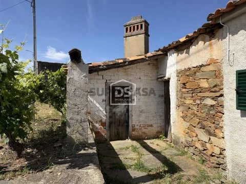 Moradia T2 em Santo André das Tojeiras, Castelo Branco