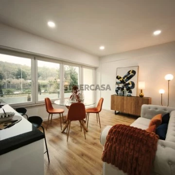 Apartamento T3 na Rua Carolina Michaelis de Vasconcelos, Benfica, Lisboa