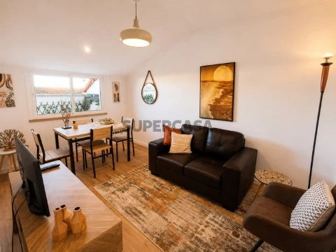 Apartamento T2 remodelado no centro de Tomar
