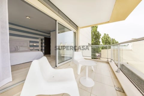 Apartamento-T2-vista_piscina-Vilamoura-GoldenProperties