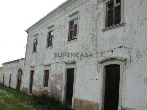 Prédio-em-Monte-da-Patã-GoldenProperties