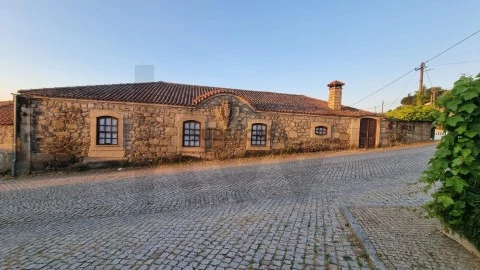 Quinta T4 em Longroiva, Meda