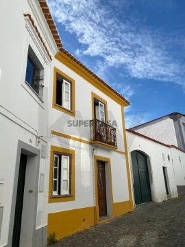 Prédio em Santiago Maior e São João Baptista, Beja