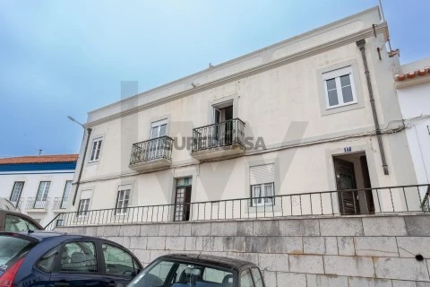 Edificio en Nazaré, Nazaré