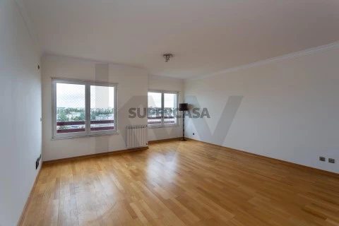 Apartamento T2 em Carnide, Lisboa