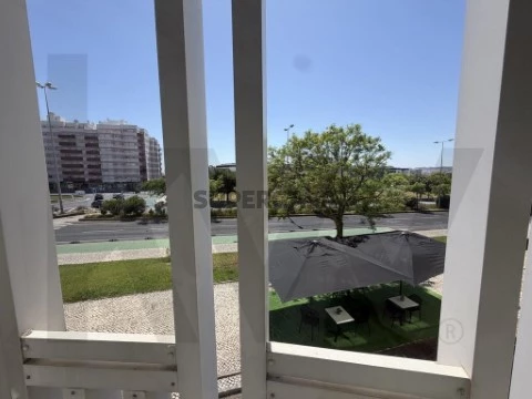 Apartamento T2 em Carnide, Lisboa
