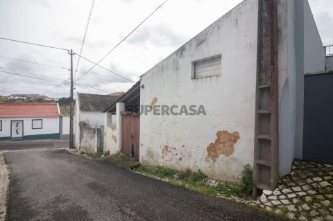 Moradia T3 na Rua Venâncio da Costa, Olhalvo, Alenquer