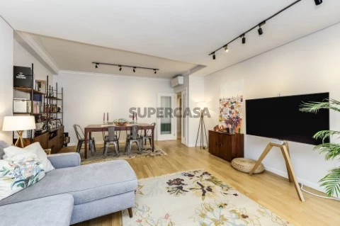 Apartamento T3 em Carnide, Lisboa