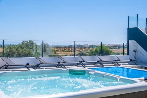 Moradia T5+2 - Alcantarilha, Pêra