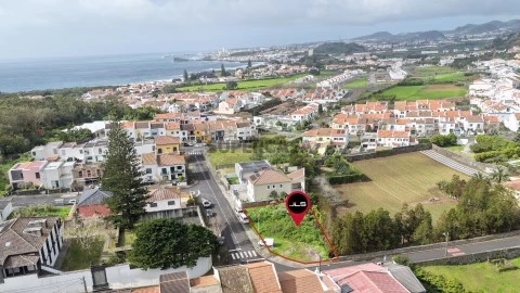 Lote para Construção na Rua Padre Domingos da Silva Costa, Livramento, Ponta Delgada