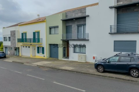 Moradia T3 em São Pedro, Ponta Delgada