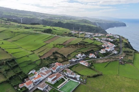 Terrain Constructible au Santo António de Nordestinho, Nordeste