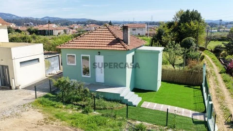 Maison 2 Chambres au Sobrado, Valongo