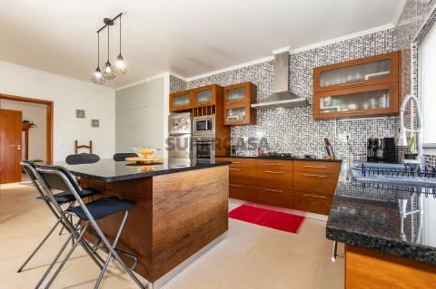 Casa Térrea T4 em São Vicente Ferreira, Ponta Delgada