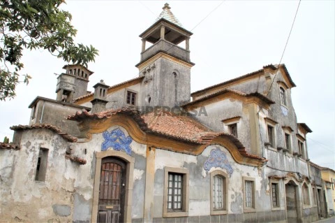 Moradia apalaçada para venda a 10 minutos do centro de Aveiro