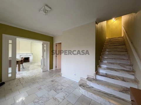 Moradia de luxo para arrendamento no centro de Aveiro- próximo ao Hospital privado